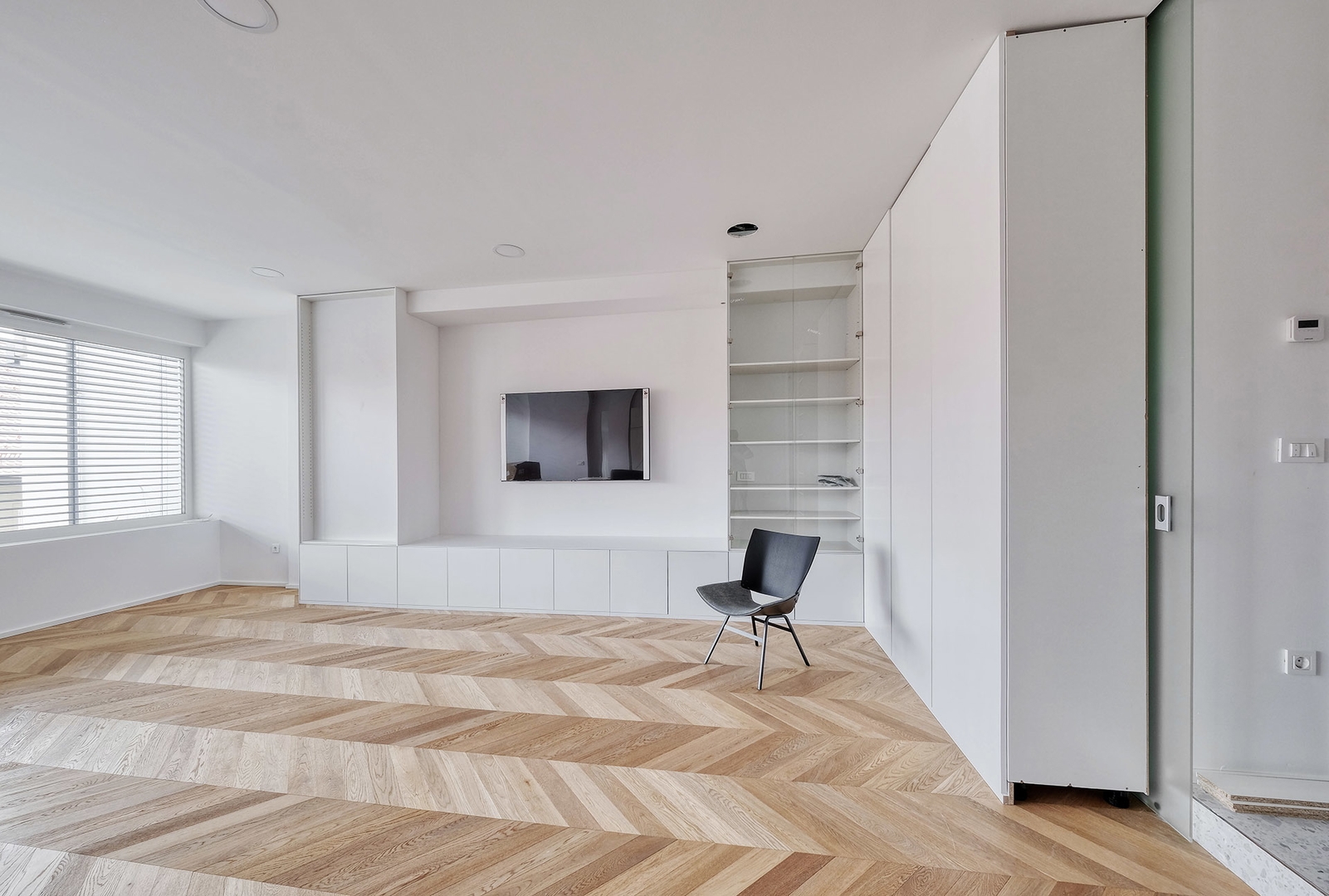 Prostorno 4 sobno stanovanje na Trubarjevi cesti